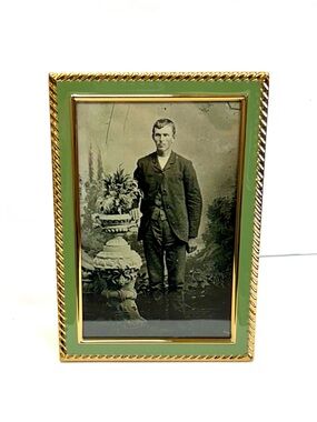 Brooks Brothers Green & Gold 4 x 6 Picture frame Easel Back H or V F461009